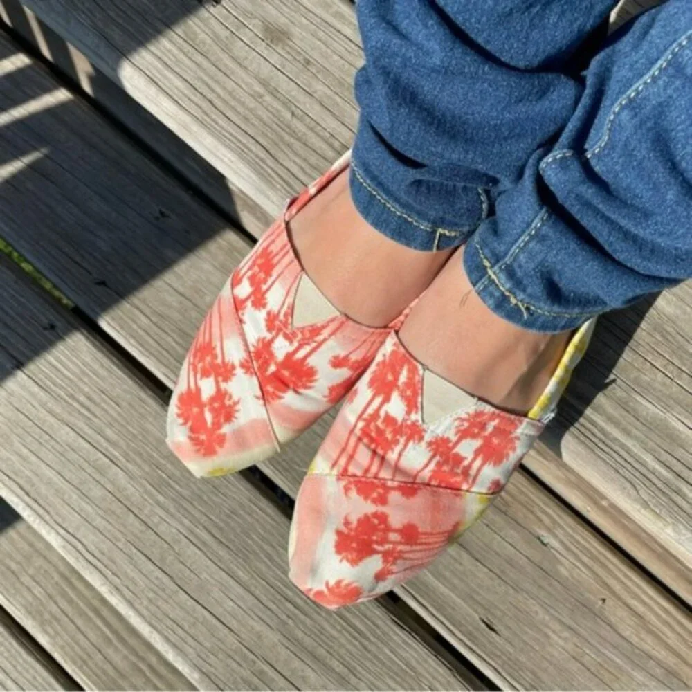 TOMS | Orange & Yellow Palm Tree Canvas Classics | Size 9W
